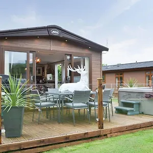 luxury-boutique-style-lodge-with-hot-tub.yorkshirehotels.net/