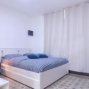 Maison Lydie - Meuble De 3 Etoiles , Charleroi Belgio