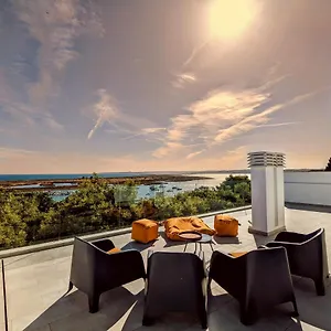 ria-breezin-by-jhonvillas.hotelaalgarve.com/